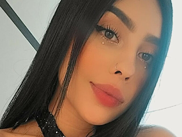 The 19 year old Alanarushell comes from Colombia and is looking for a ...